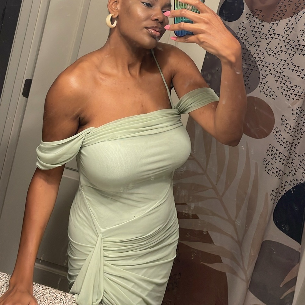 SHEIN Green Ruched Off-Shoulder Bodycon Dress